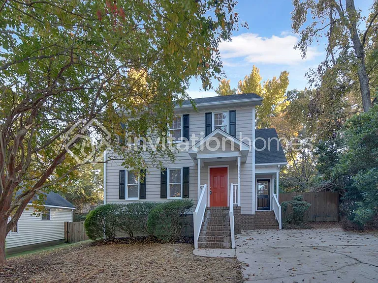 3925 Old Coach Rd — Photo 1