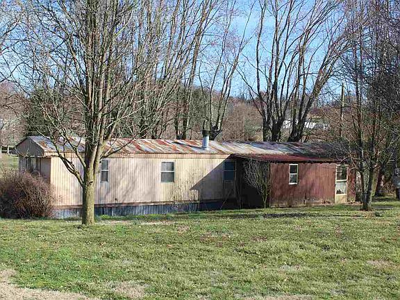 3rd image of 125 Greenway Ln