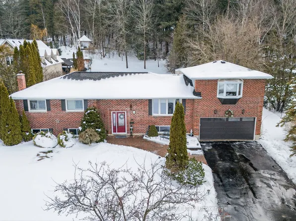 14 Anchor Ct, East Gwillimbury, ON L9N 1G1