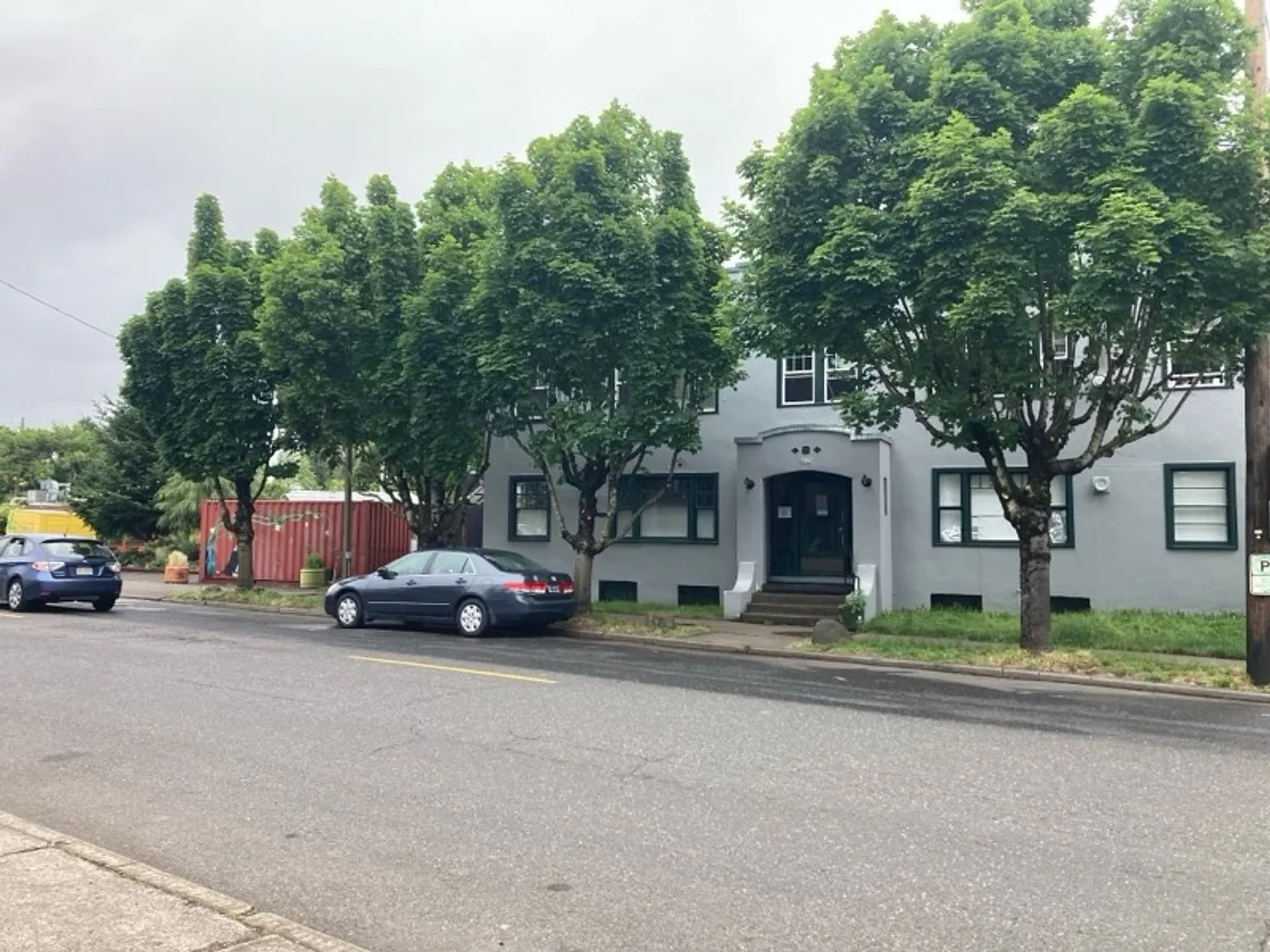 Virginia Apartments — Photo 2