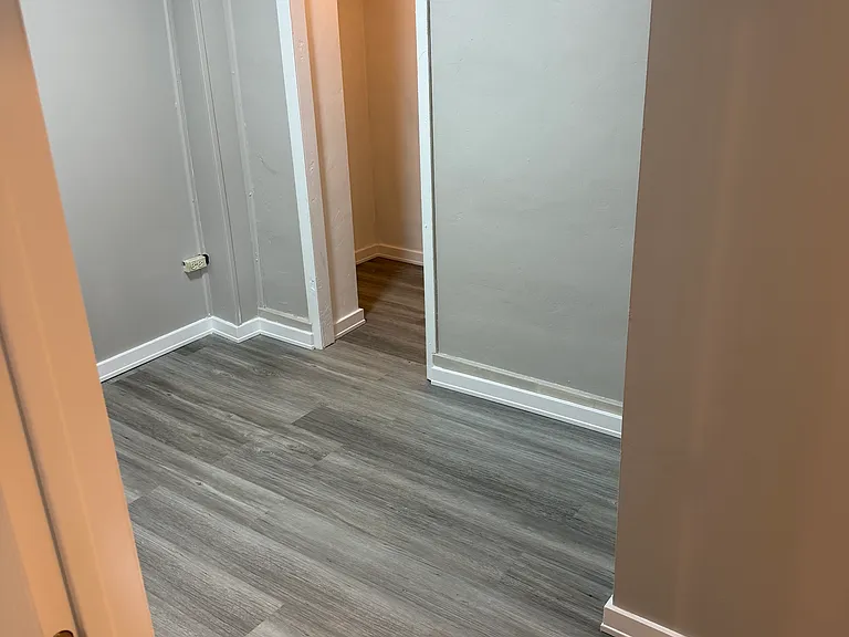 900 Forest Ave — Photo 8