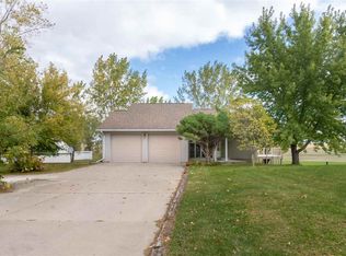 2192 Carter Ave, Jesup, IA 50648