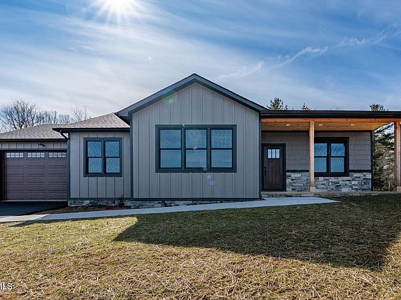 4th image of 297 Laurel Way