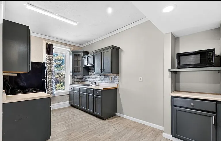3005 S Compton Ave — Photo 13