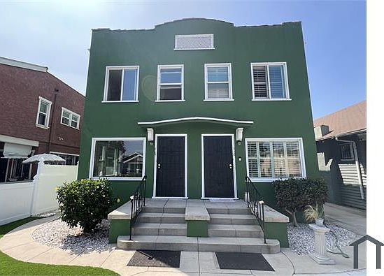 1st image of 716 W 46th St