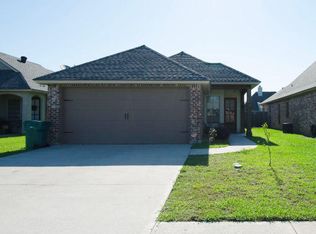 102 Smithville Ct, Youngsville, LA 70592