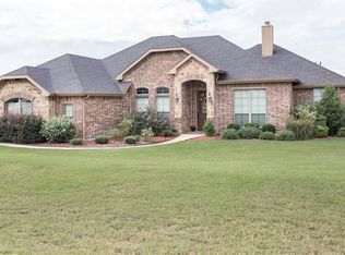 128 Berkshire Ln, Waxahachie, TX 75165