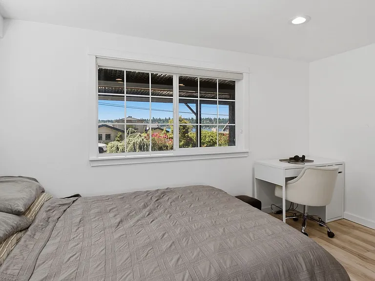12704 Holmes Point Dr NE — Photo 20
