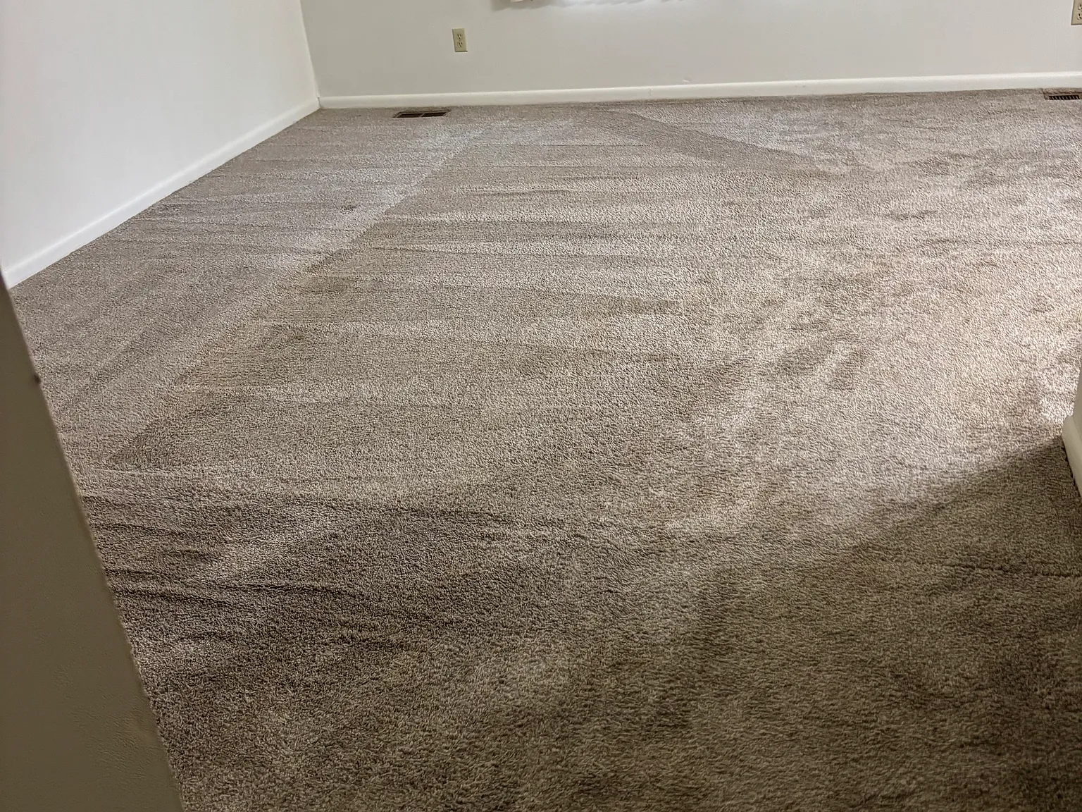 2 bed, $900 — Photo 1