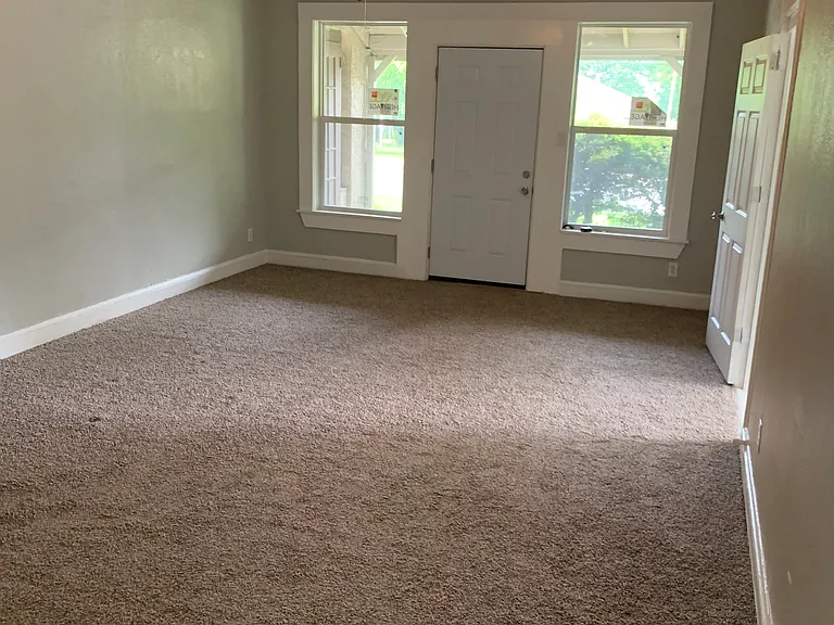 517 S Bolton St #1 — Photo 2