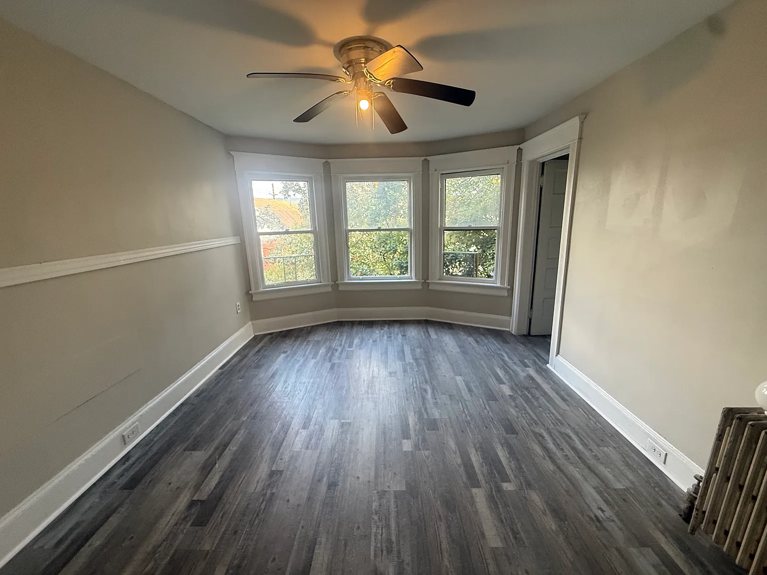 3 bed, 1.5 bath, $1,325 — Photo 1