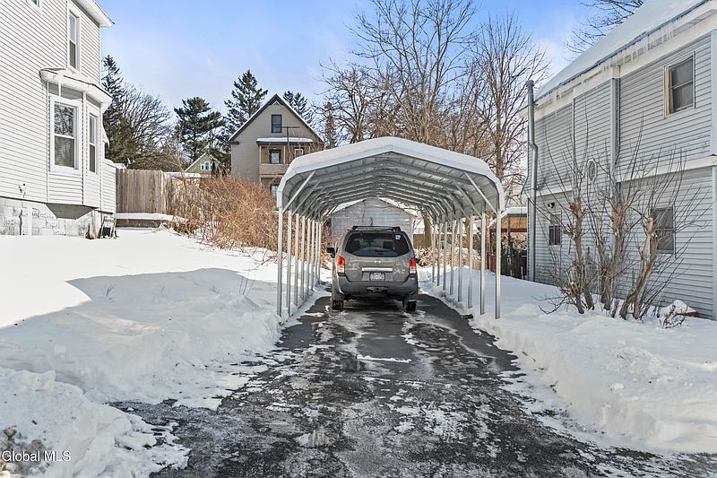 4th image of 122 Haigh Avenue