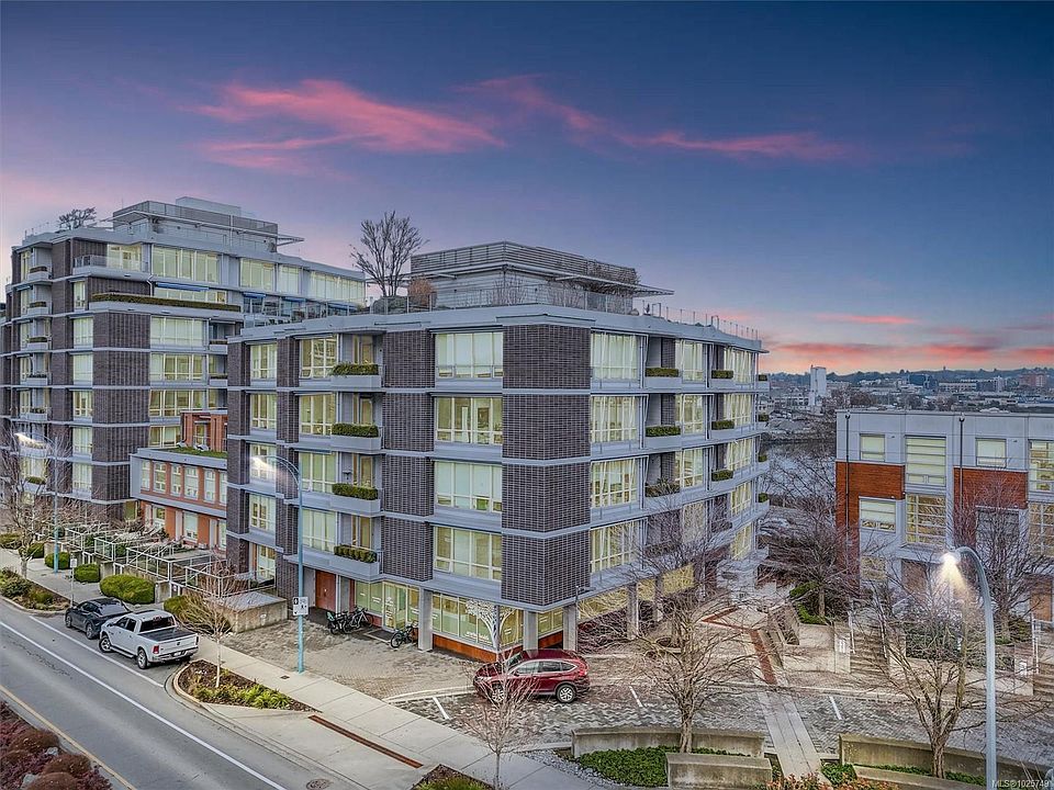 1st image of 391 Tyee Rd #405