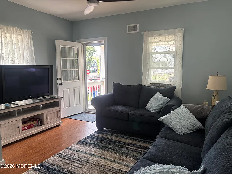 707 3rd Ave — Photo 9