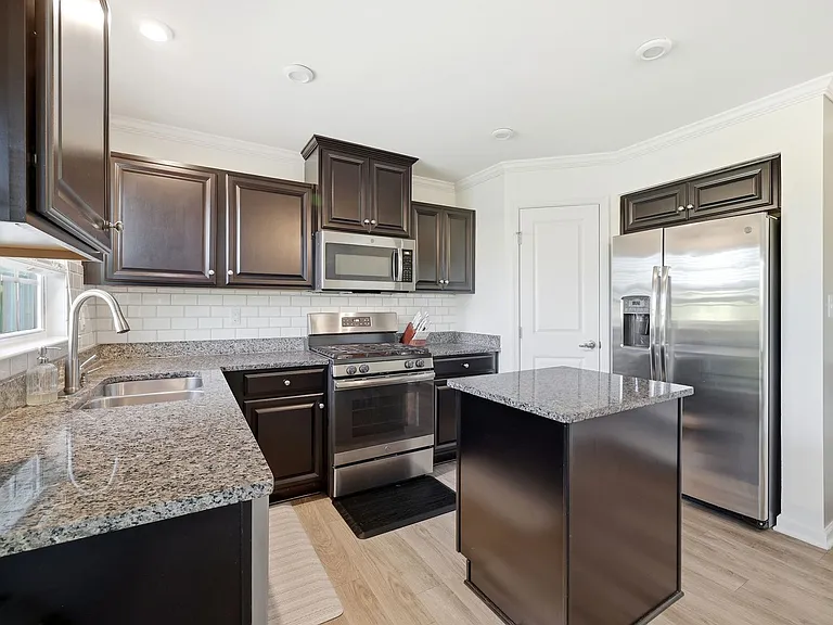 4435 Sunset Dr — Photo 13