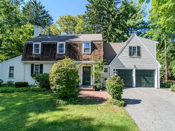 54 Colburn Rd, Wellesley, MA 02481
