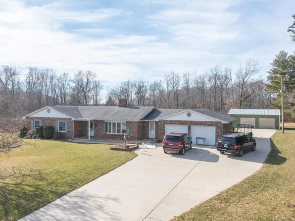 6179 N Cherryville Ln, Waltonville, IL 62894