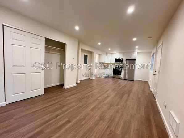 1191 Noche Buena St #V, Seaside, CA 93955