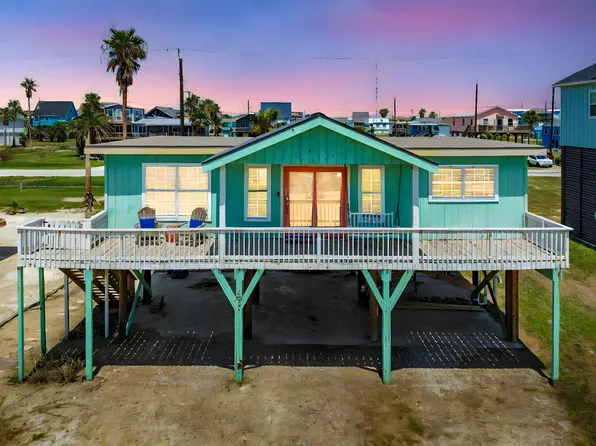 402 Seashell Dr, Freeport, TX 77541