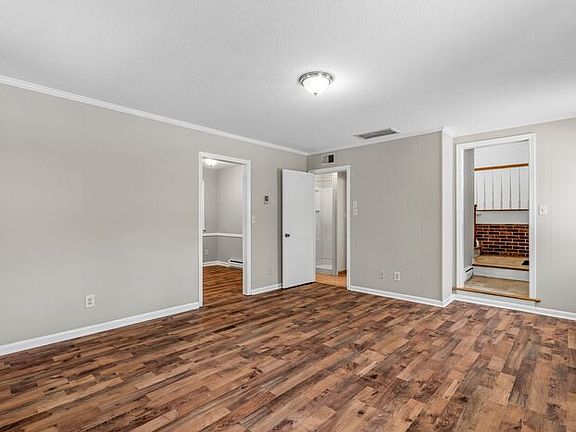 4th image of 2309 Bridgette Blvd