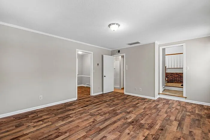 2309 Bridgette Blvd — Photo 4