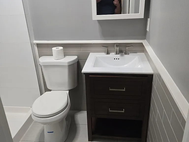 Primary bedroom ensuite bathroom