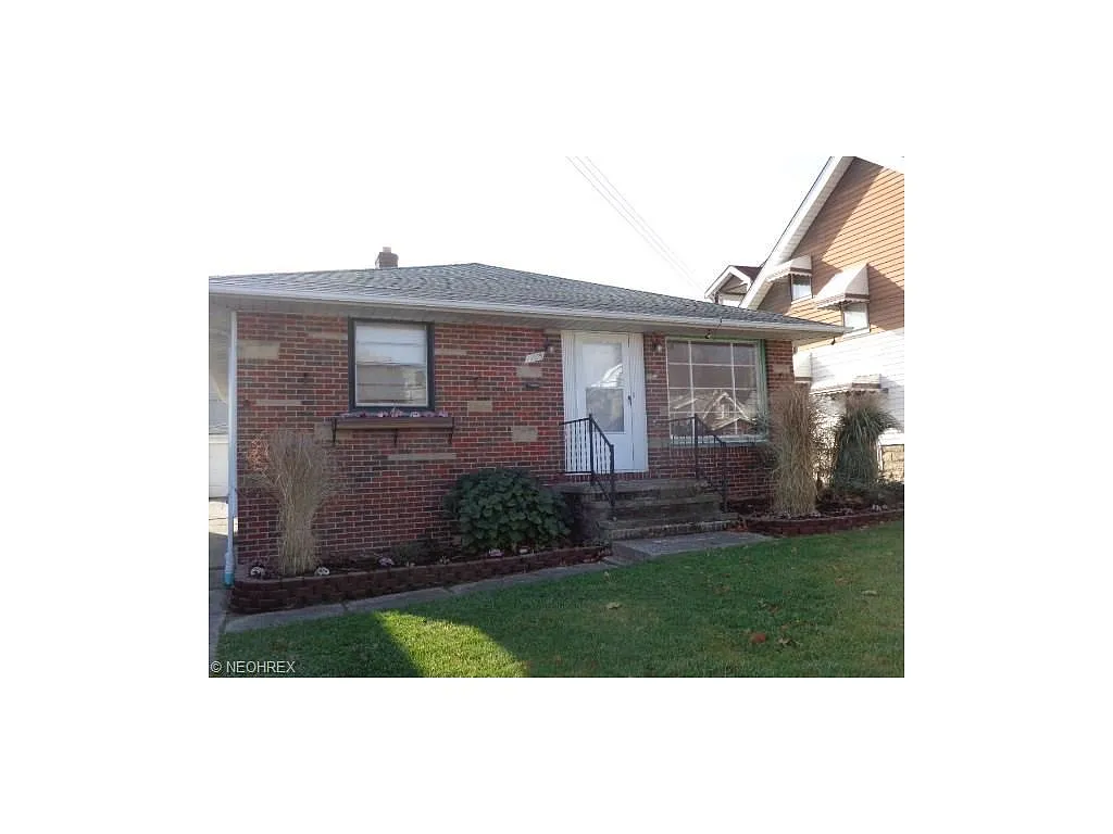 1705 Spring Rd photo 1