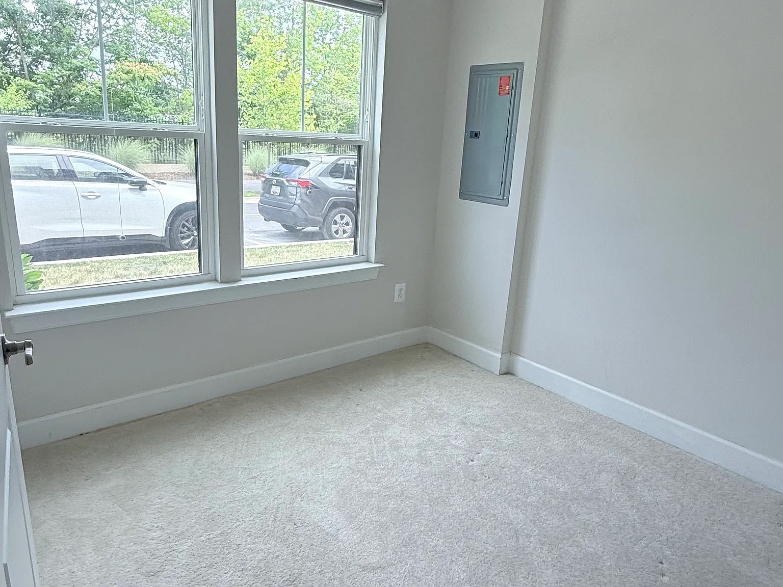 4 bed, 2056 sqft, $3,600 — Photo 3
