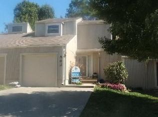 582 NW Valleybrook Rd, Blue Springs, MO 64014