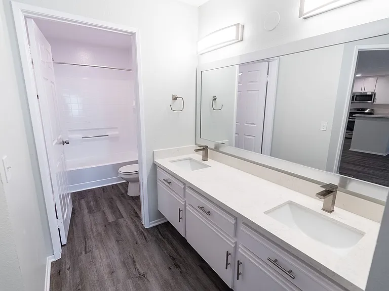 5235 Kester Ave — Photo 80