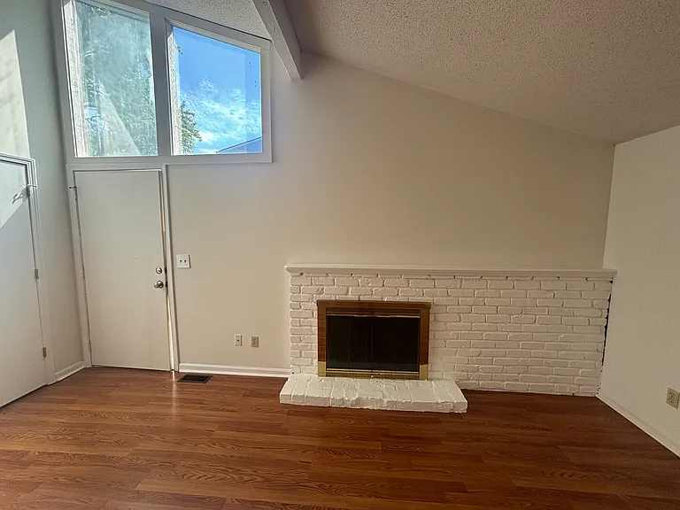 11206 College Ave — Photo 9