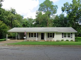 17 Rambling Rd, Palestine, TX 75801