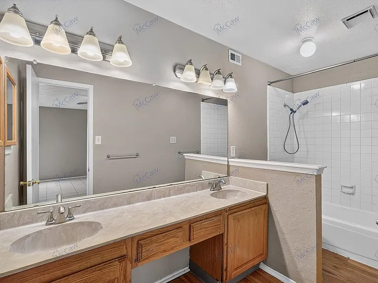 521 Weaver St — Photo 17