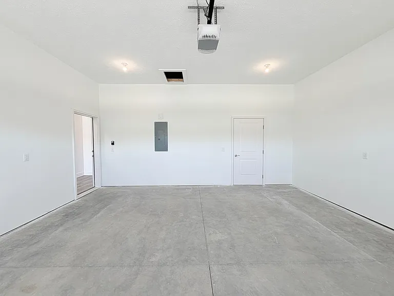 237 S Bridge Rd — Photo 12