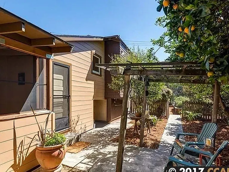 211 Orange St #2 — Photo 3