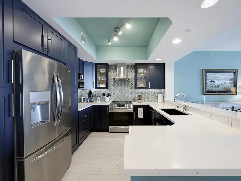 2650 Lake Shore Dr #1602 — Photo 2
