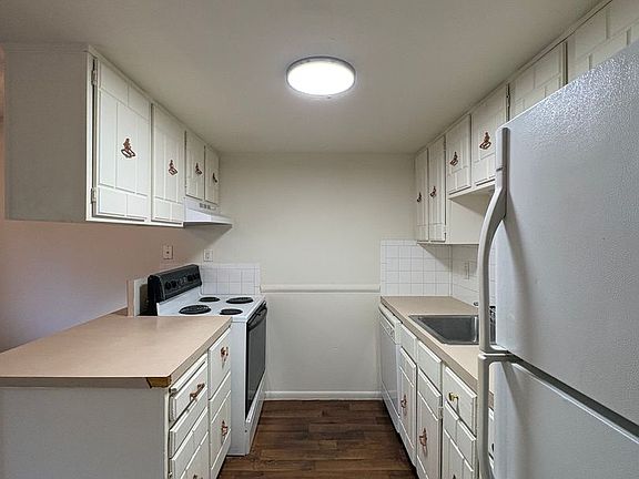 3rd image of 915 Carr St APT 308