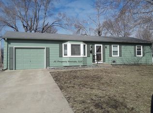 620 E Shawnee St, Gardner, KS 66030