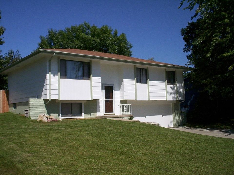 7752 Greenleaf Drive