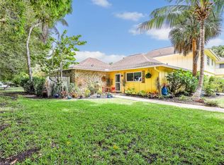 1201 Solana Rd APT 7, Naples, FL 34103