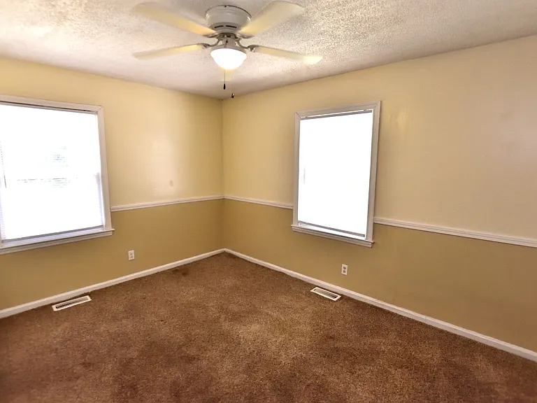 1581 Charter Dr — Photo 10