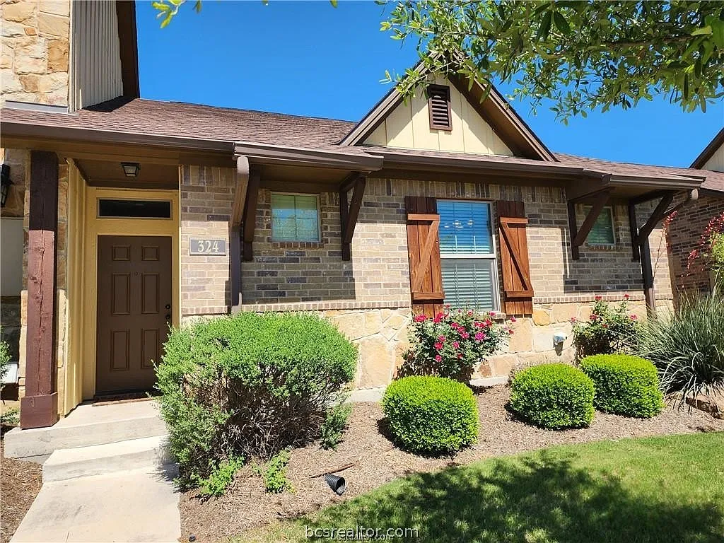 3 bed, 1261 sqft, $825 — Photo 2