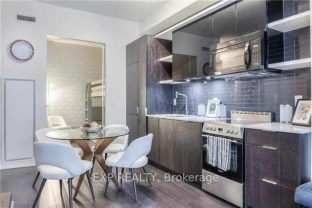 6 Parkwood Ave #201 — Photo 10
