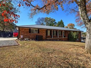 10 Greenbriar Ave, Cartersville, GA 30120