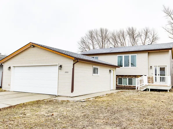 2008 5th Ave E, West Fargo, ND 58078