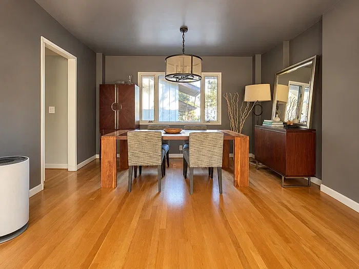 3 bed, 2.0 bath, 2200 sqft, $9,000 — Photo 2