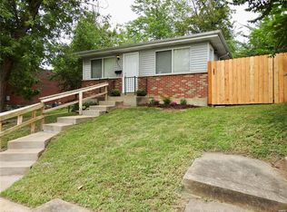 2001 Schaeffer Pl, Saint Louis, MO 63139