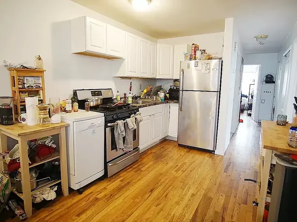 370 Evergreen Avenue image 1 of 4