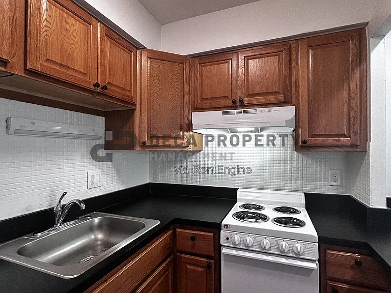 4020 Lindell Blvd #215 — Photo 16