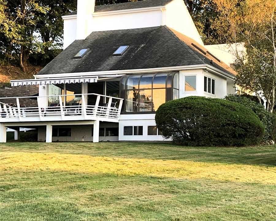 1st image of 15 Merritt Ln